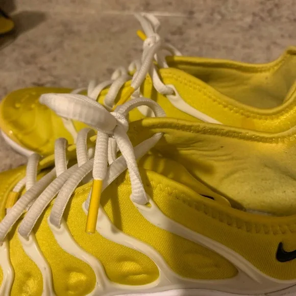 Nike Yellow and White Women's Sneakers - Picture 3 of 14